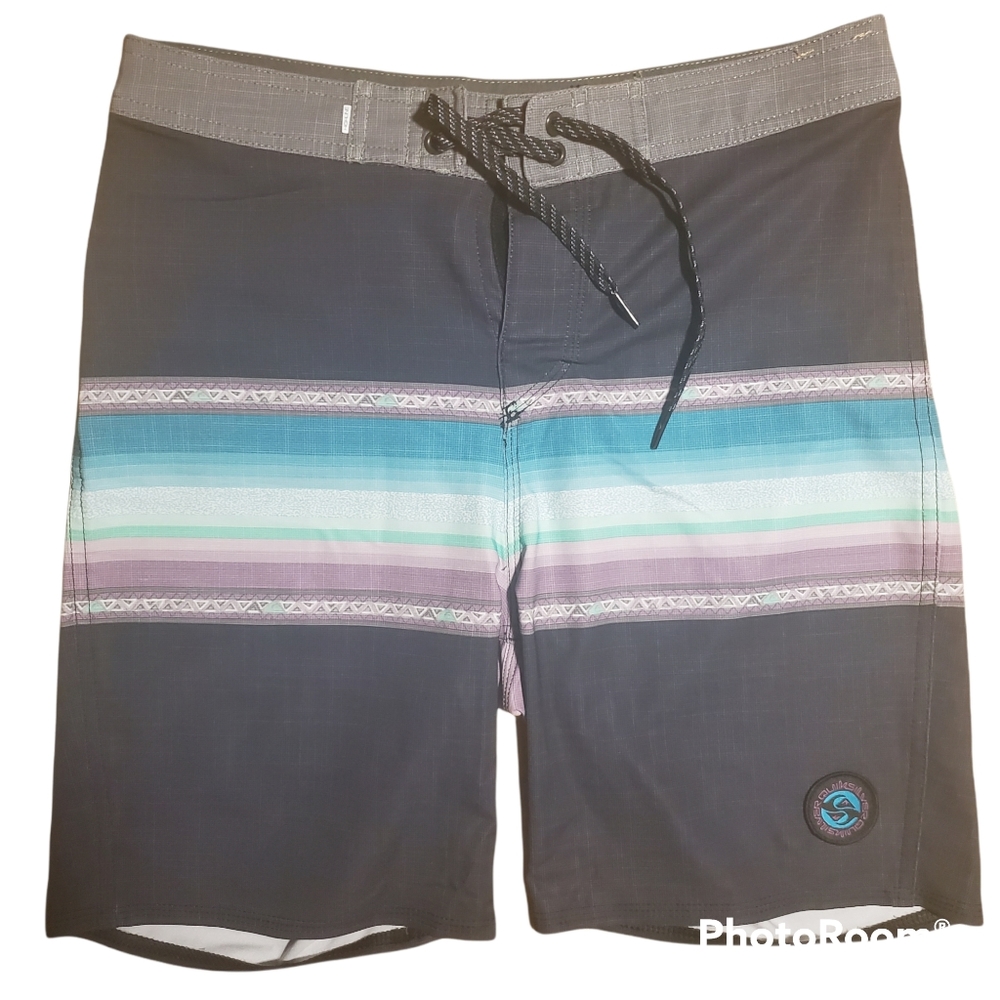 Quiksilver Boardshorts Size 28